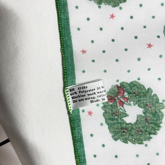 Pier 1 Cloth Christmas Napkins with Wreath designs set of 6 (JCLin-04) - Picture 5 of 6